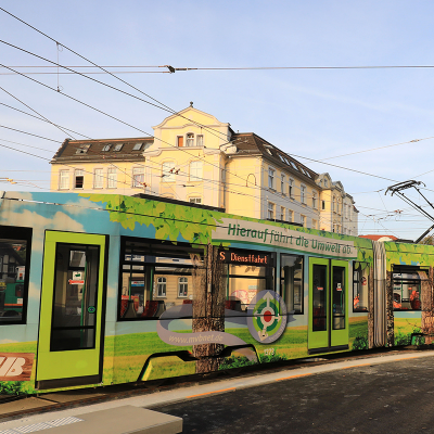 Der erste NGT fährt am 8. August 2018 durch die Wiener Straße